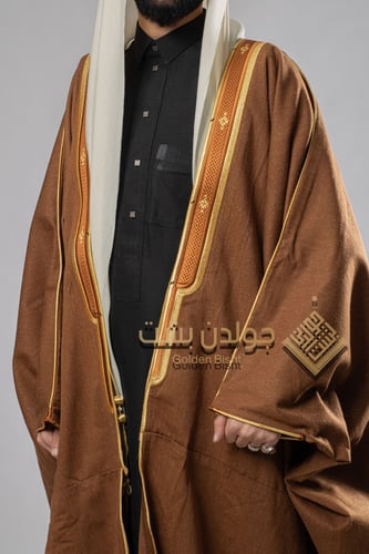 Golden Bisht- بشت شتوي متوسع اشقر