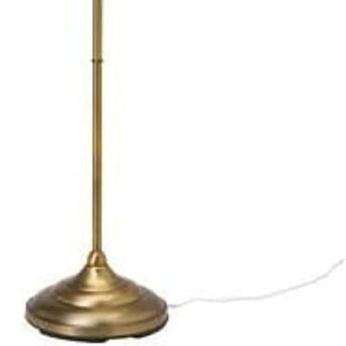 مصباح أرضي ذهبي باللون النحاسي