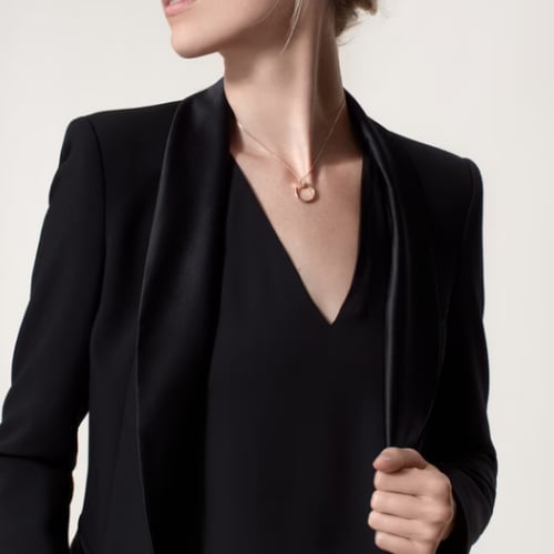 عقد "جوست آن كلو" ماس