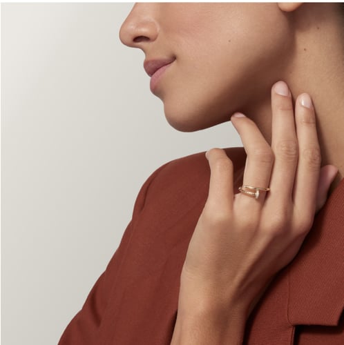 خاتم "جوست آن كلو"، موديل الحجم الصغير، ماس