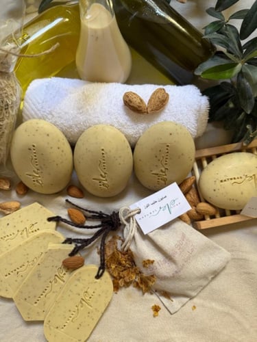 صابون بحليب وقشور اللوز