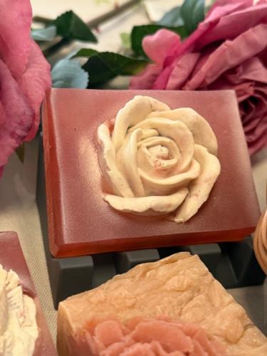 صابون ورد الجلسرين الطبيعي