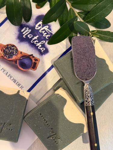 الماتشا الزرقاء