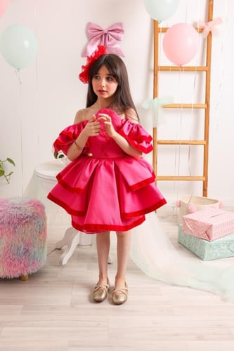 فستان فوشي مُزين بشرايط مخملية باللون الاحمر * الف...