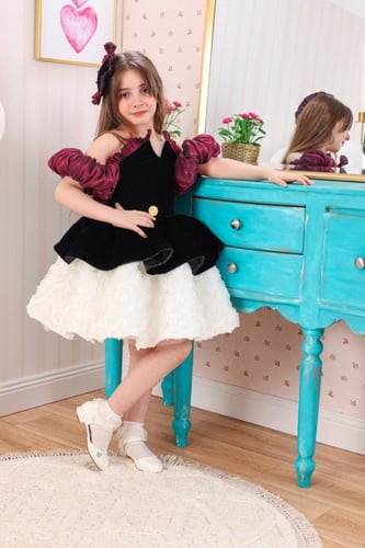 فستان مخمل يباني أنيق