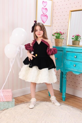 فستان مخمل يباني أنيق