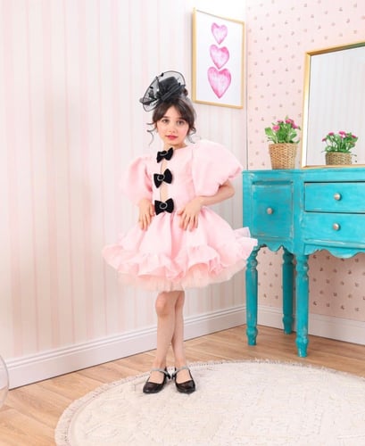 فستان اورقنزا أنيق ب فيونكات مخمل مرصعة بـ كرستال...