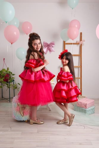 فستان فوشي مُزين بشرايط مخملية باللون الاحمر * الف...