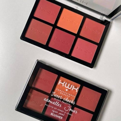 باليت احمر خدود من kwk