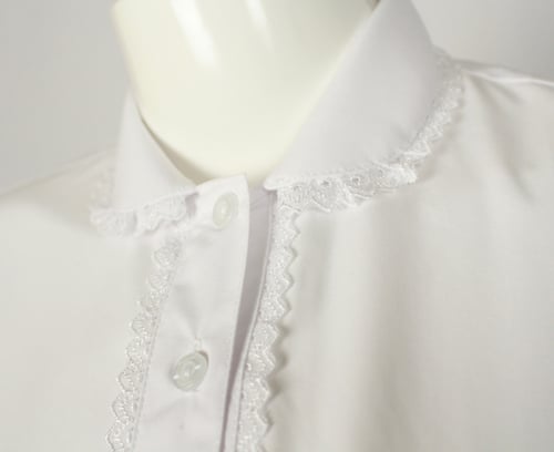 قميص دانتيل