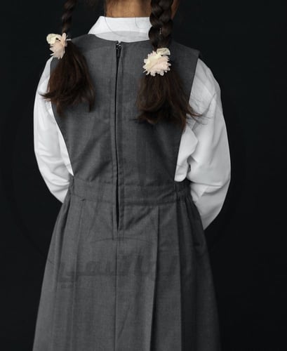 مريول رياض اطفال رصاصي موديل(4) بدون قميص