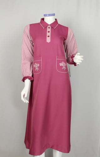 مريول وردي بقميص متصل موديل كويتي