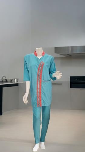 طقم لبس عاملات