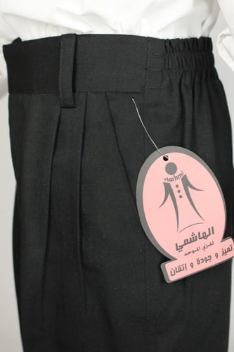 بنطلون اسود بدون قميص