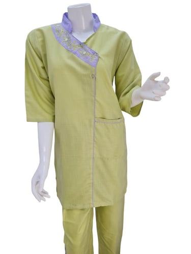 طقم لبس عاملات