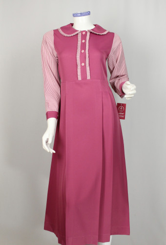 مريول وردي بقميص متصل موديل كويتي