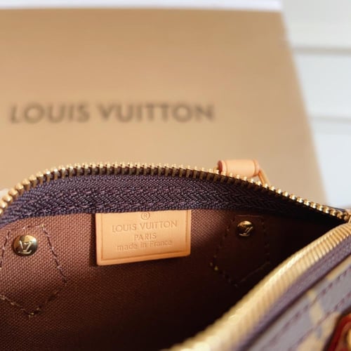 louis vuitton Speedy Nano مع إمكانية طبع حرفين