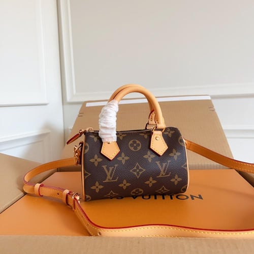 louis vuitton Speedy Nano مع إمكانية طبع حرفين