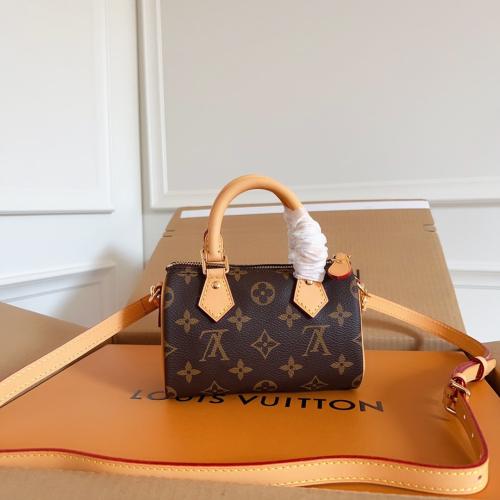 louis vuitton Speedy Nano مع إمكانية طبع حرفين