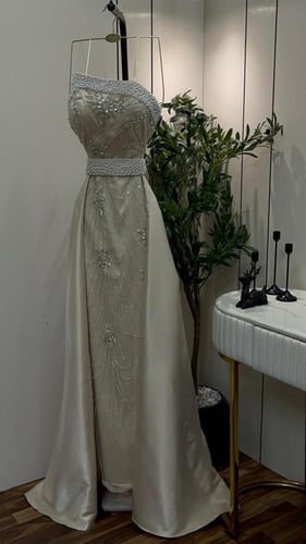فستان فريده
