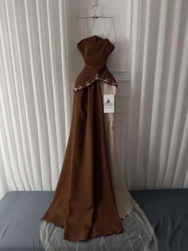 فستان اسماء