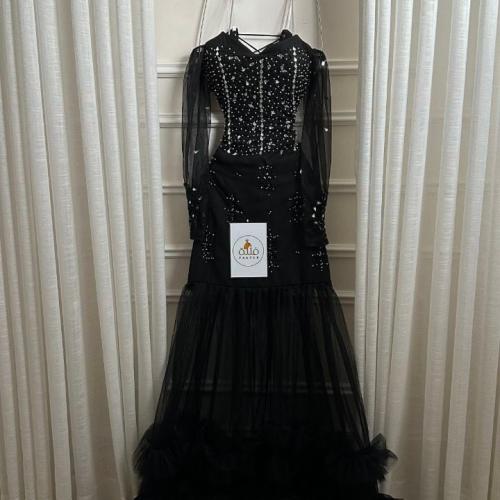 فستان اسماء