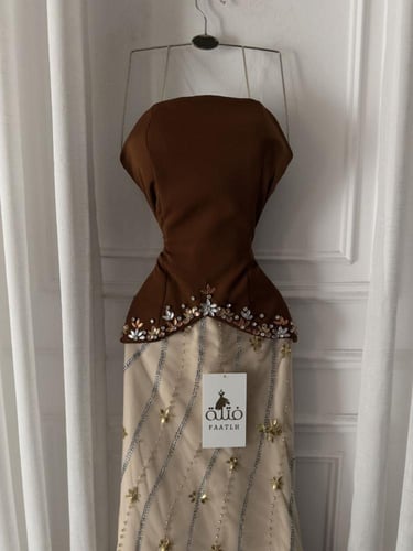 فستان اسماء