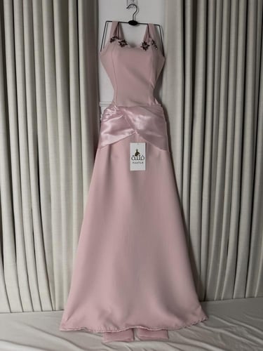 فستان وديان