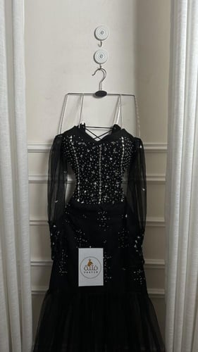 فستان اسماء