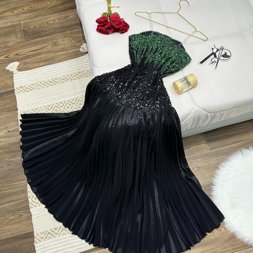 فستان بخامة فخمة جدا