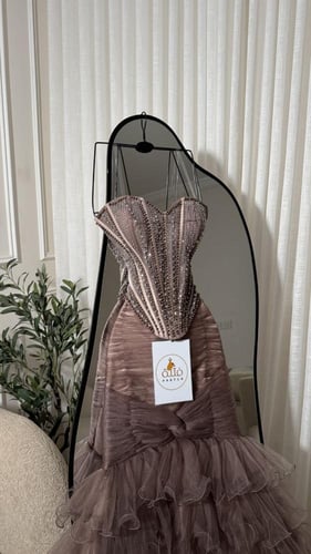 فستان منيرة