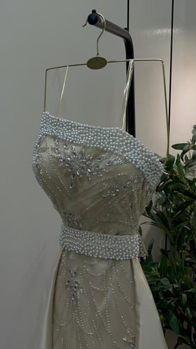 فستان فريده