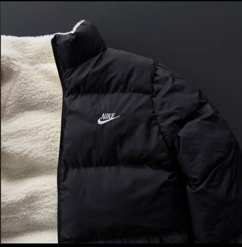 جاكيت دبل فيس من نايك أبيض