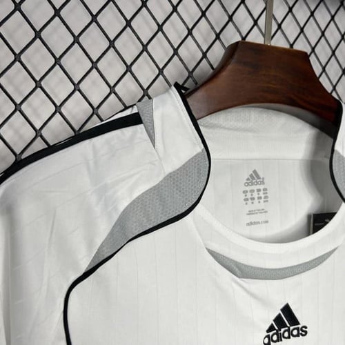 تيشيرت كلاسيك ريال مدريد 2006