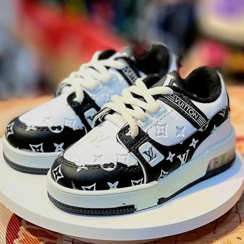 شوز لوي فيتون اطفال