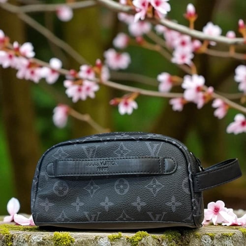 شنطة يد صغيرة من لويس فيتون