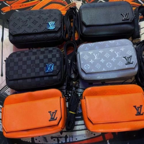 شنطة كتف من لويس فيتون