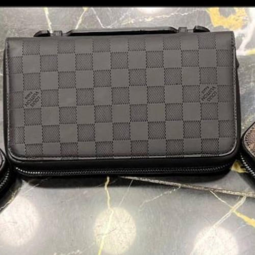 شنطة لويس فيتون ميني زيبي متعددة الأغراض