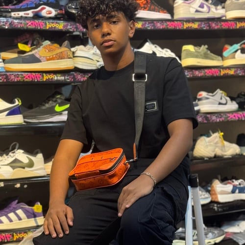 شنطة كتف لويس فيتون