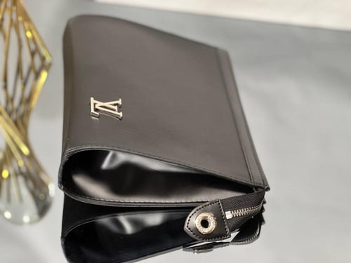 باوتشات لويس فيتون