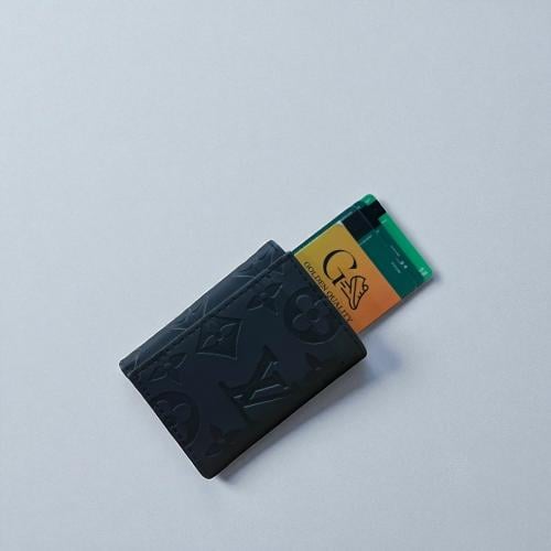 محفظة صغيرة بطايق واموال من لويس فيتون