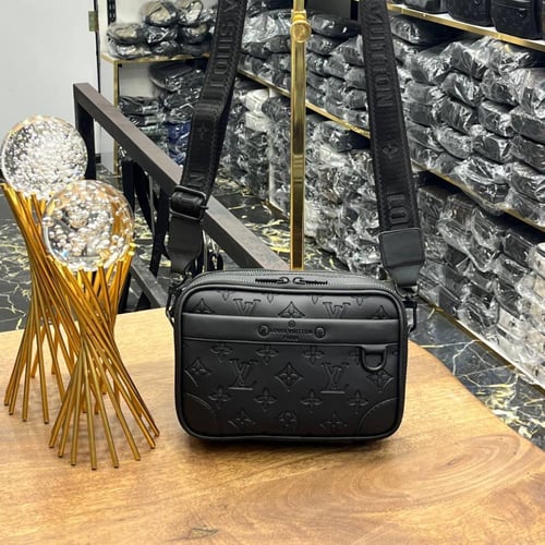 شنطة كتف لويس فيتون