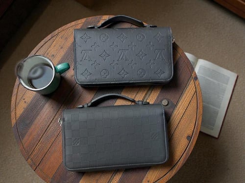 شنطة لويس فيتون ميني زيبي متعددة الأغراض