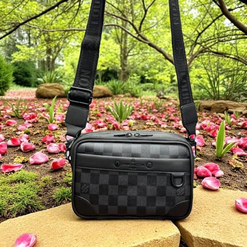 شنطة كتف لويس فيتون