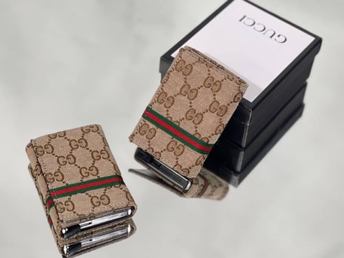 محفظة صغيرة من قوتشي