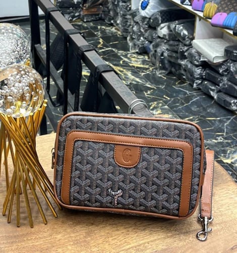 شنطة يد قويارد