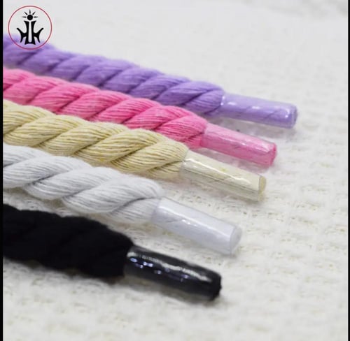 حبال أحذية كبيرة بعدة ألوان