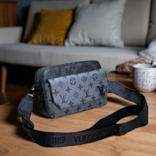 شنطة كتف من لويس فيتون