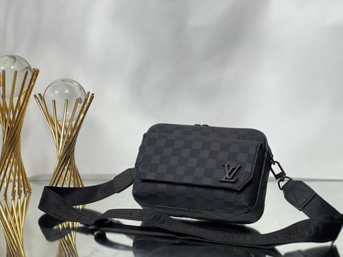 شنطة كتف من لويس فيتون