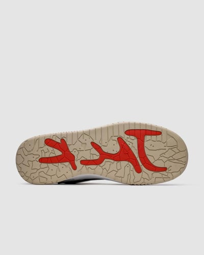 نايك ترافيس سكوت